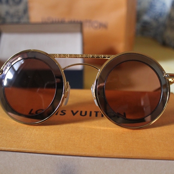 Louis Vuitton Spring 2016 Women's Sunglasses - Picture 2 of 8
